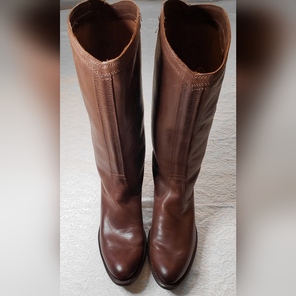 New Frye Women's Rider Pull-on Boots Color Drk Brown Size Women's 6 1/2 B